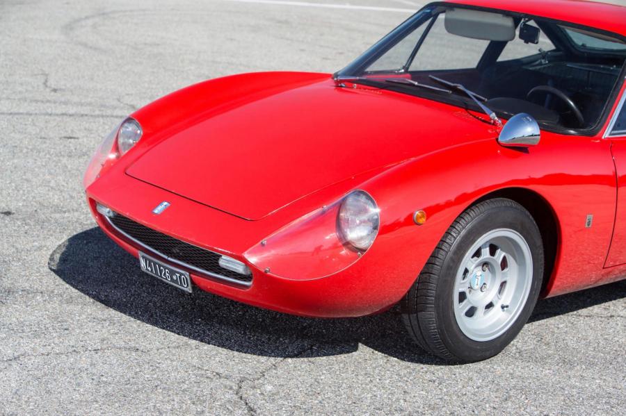 Детали экстерьера De Tomaso Vallelunga 1967 года  (фото 9 из 25)